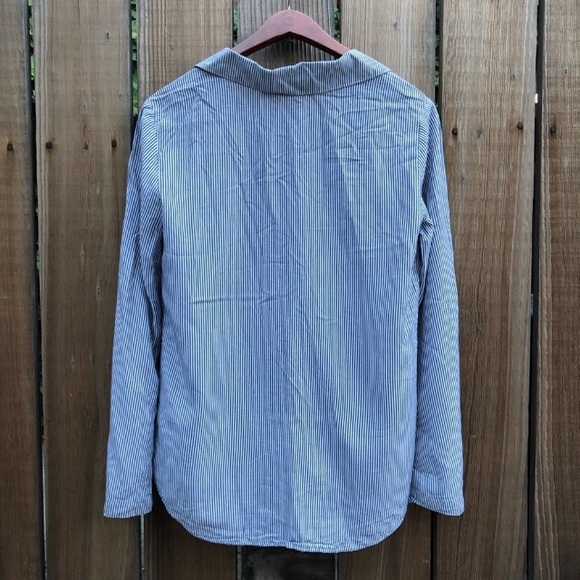 Cloth & Stone blue button down striped top S - Picture 2 of 4